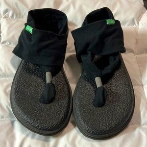 Sanuk sandals